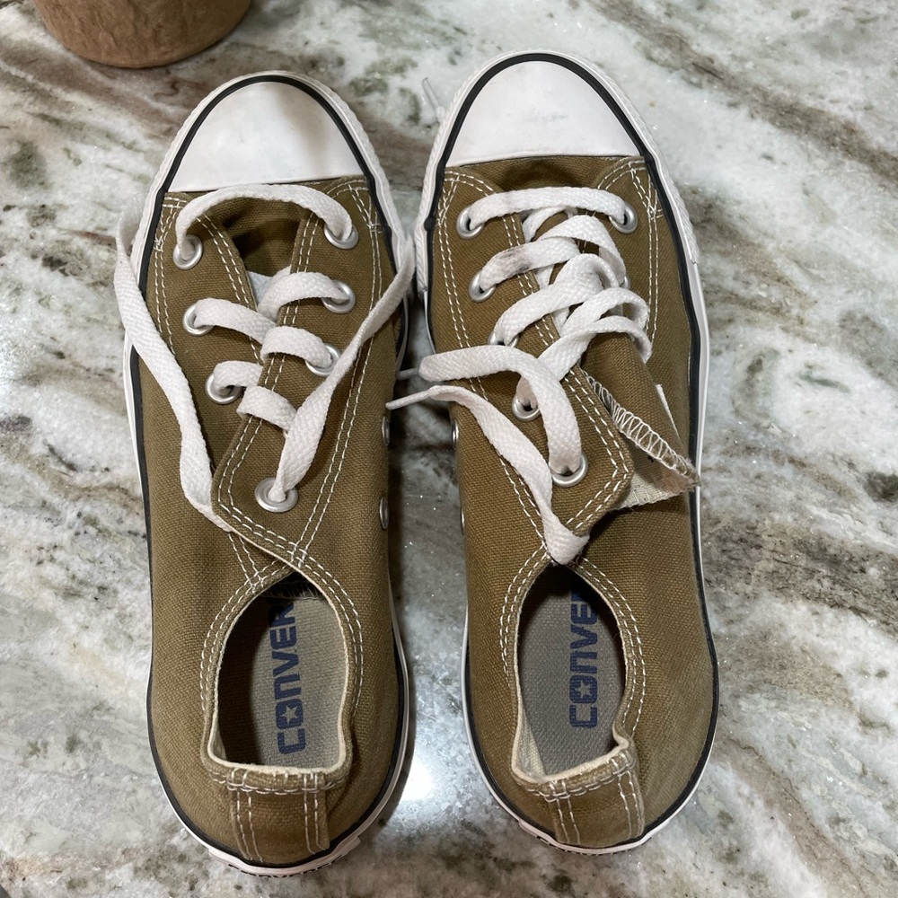 Olive Converse 6